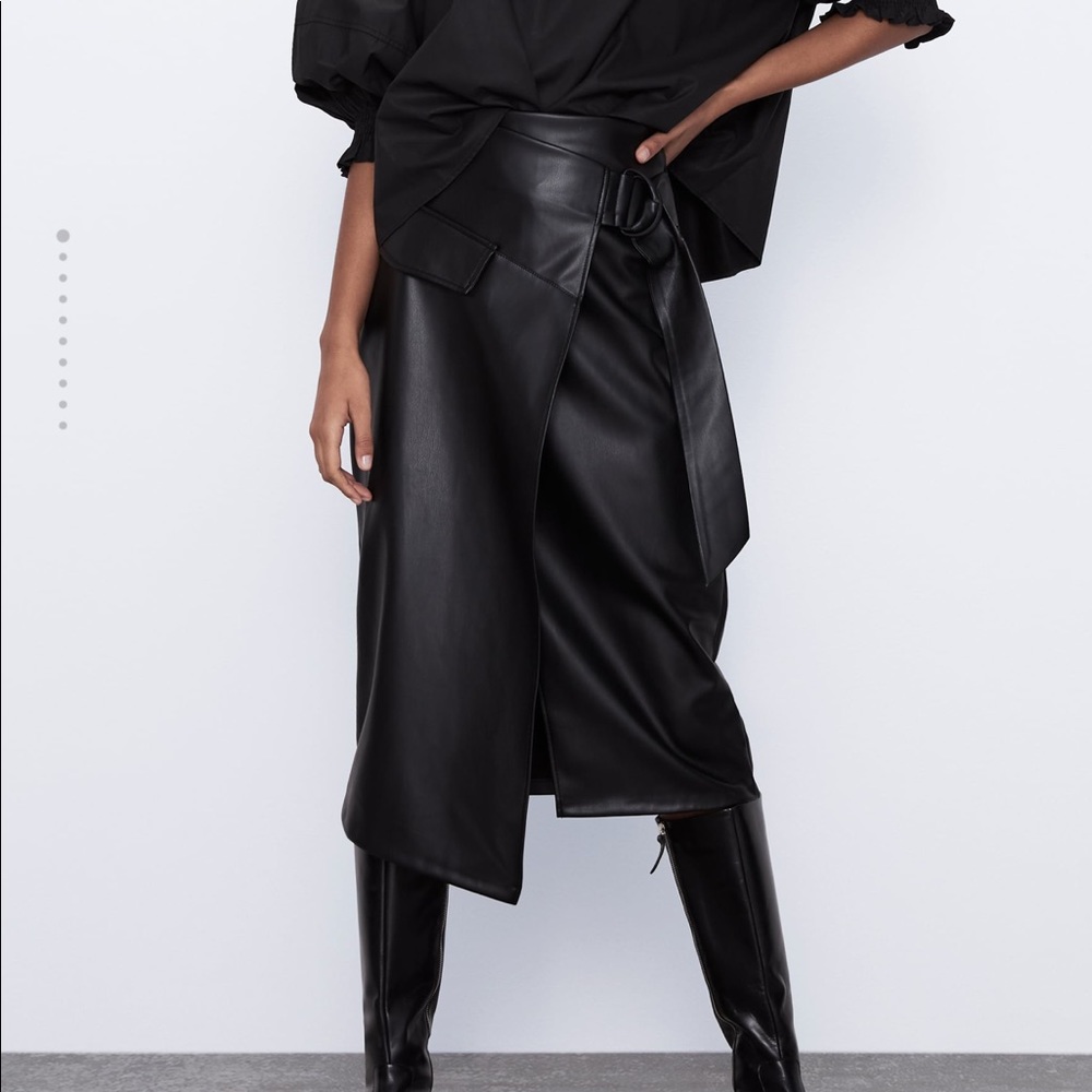 Belted faux leather skirt midi